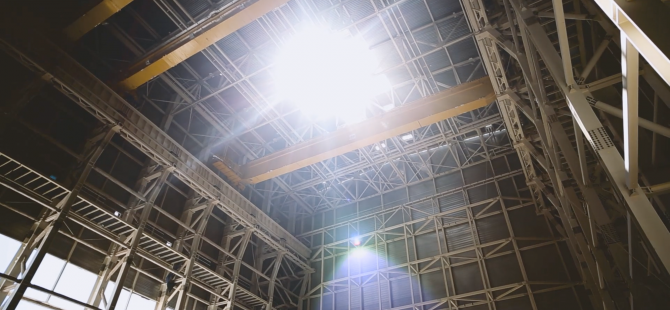 Production vidéo pour ITER : clip beams lifting par drone